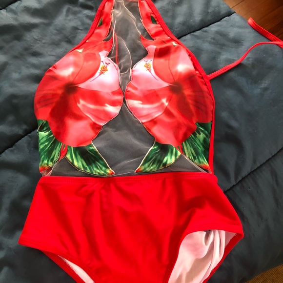 Swimsuit - Picture 6 of 9